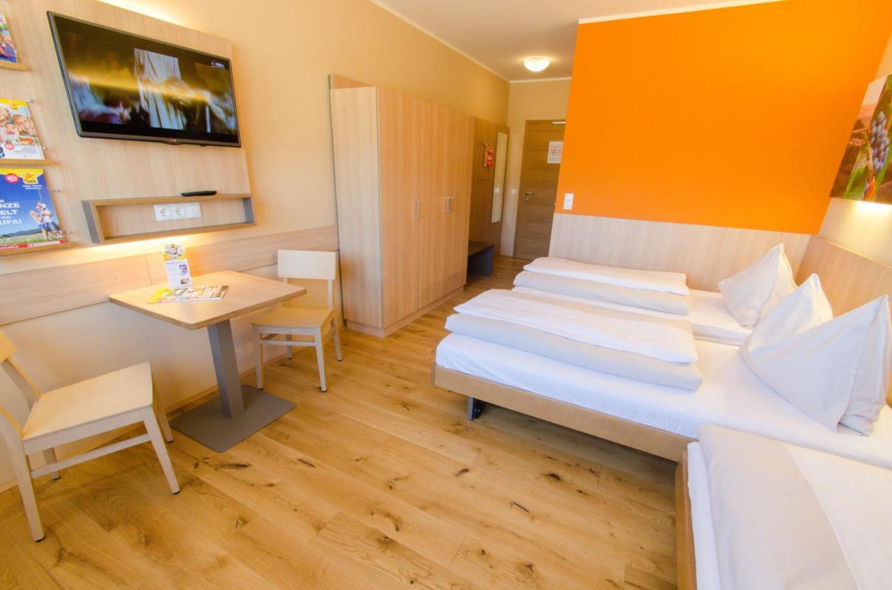 Jufa Hotel Neutal Екстериор снимка