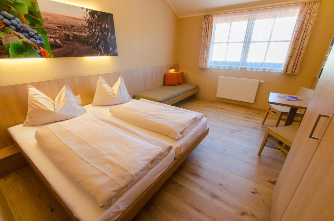 Jufa Hotel Neutal Екстериор снимка