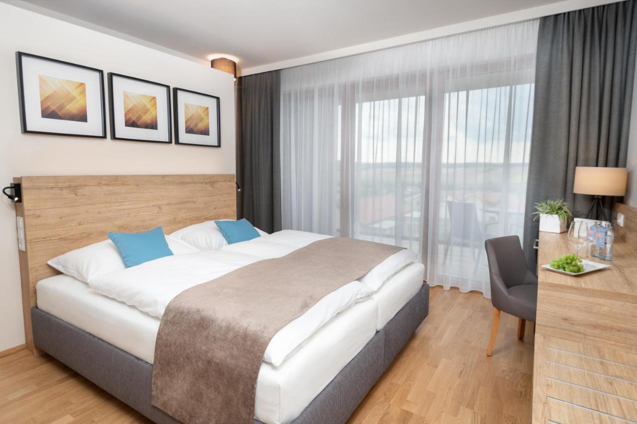 Jufa Hotel Neutal Екстериор снимка