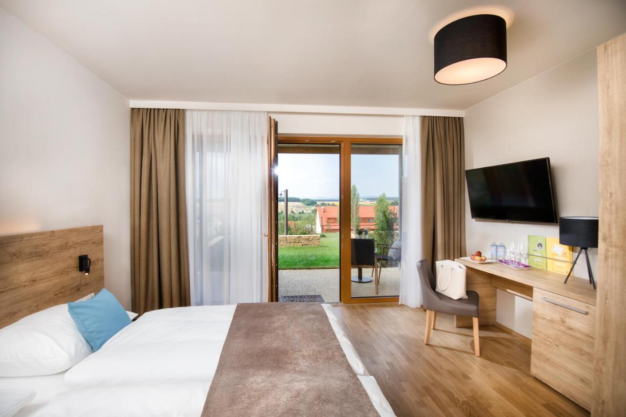 Jufa Hotel Neutal Екстериор снимка