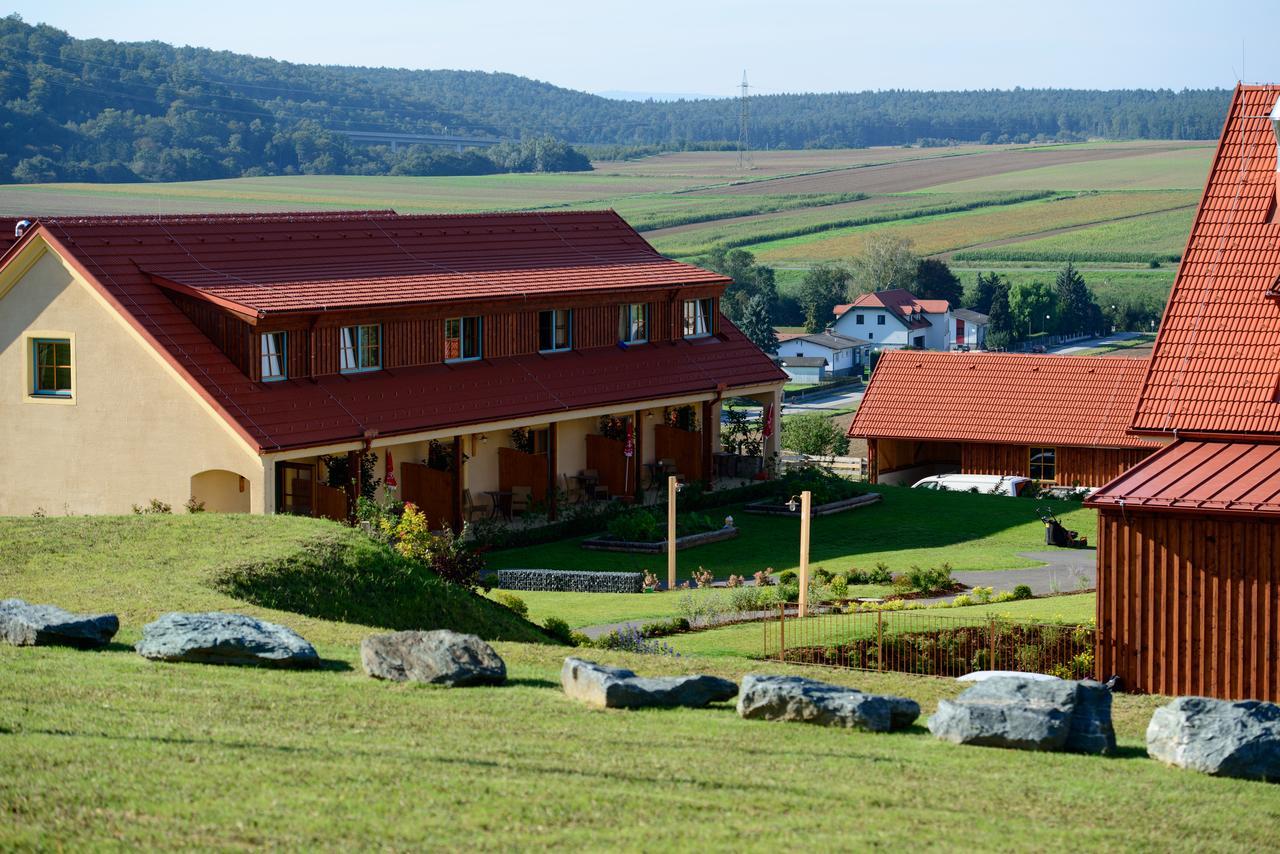 Jufa Hotel Neutal Екстериор снимка