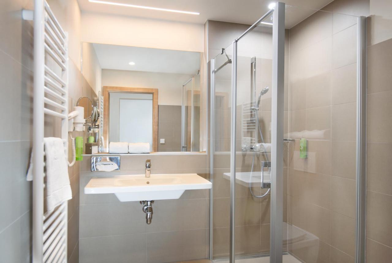 Jufa Hotel Neutal Стая снимка